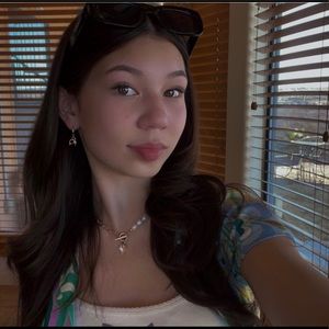 Meet your Posher, Juliana